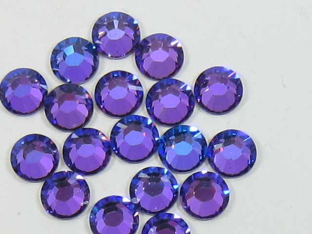 18 pcs. 30ss TANZANITE FLATBACK European Rhinestones